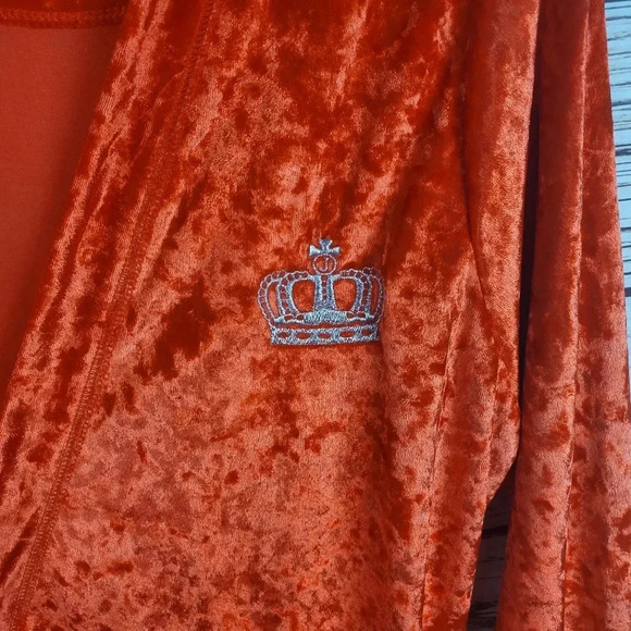 Juicy by Juicy Couture L-XL Firey Red Crushed Velvet 2-Pc Robe & Matching Gown - Picture 9 of 12